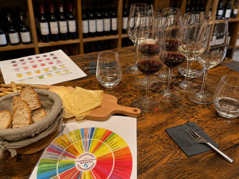 Bordeaux Old Town Wine & Cheese Tasting Walk – Expert Led